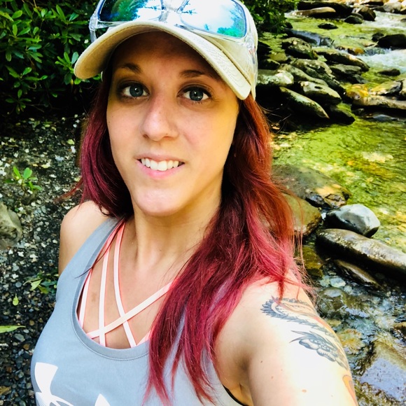 Meet your Posher, Stacey - Picture 2 of 4